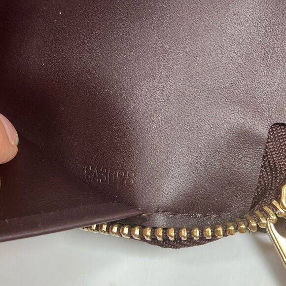 LOUIS VUITTON Amarante Zippy Monogram Vernis Leather Wallet - Picture 10 of 10